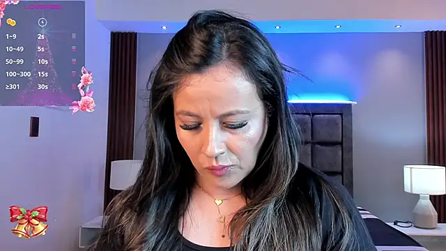 Snapshot of Susann_Ross chatting on December 2, 2025, 10:50 am Susann Ross online show from December 2, 2025, 10:50 am