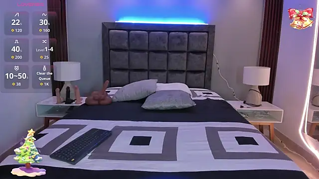 Snapshot of Susann_Ross chatting on December 14, 2025, 11:27 am Susann Ross online show from December 14, 2025, 11:27 am