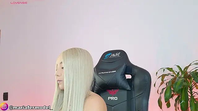 Snapshot of Mariafer05 chatting on March 22, 2026, 2:07 pm Mariafer05 online show from March 22, 2026, 2:07 pm