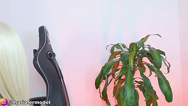 Snapshot of Mariafer05 chatting on March 4, 2026, 4:04 pm Mariafer05 online show from March 4, 2026, 4:04 pm