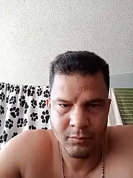 Snapshot of Lucho0886 chatting on July 19, 2026, 12:46 pm Lucho0886 online show from July 19, 2026, 12:46 pm