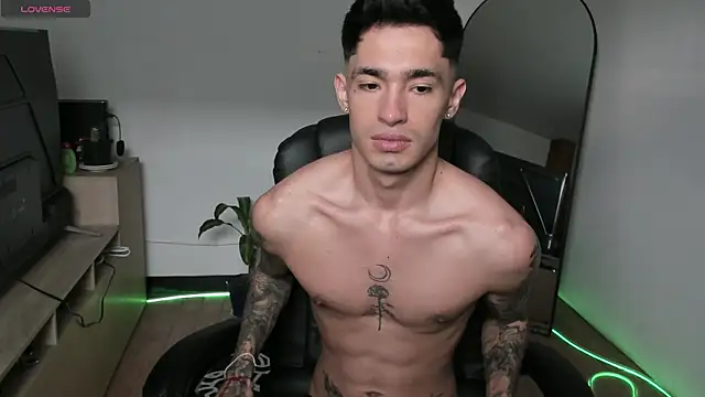 Damon  333 online show from December 22, 2025, 9:15 pm