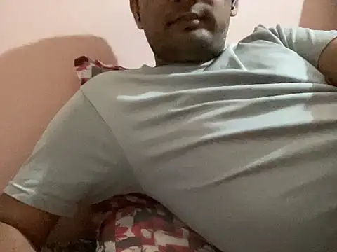 Snapshot of NiceBoy9099 chatting on November 12, 2025, 6:01 pm NiceBoy9099 online show from November 12, 2025, 6:01 pm