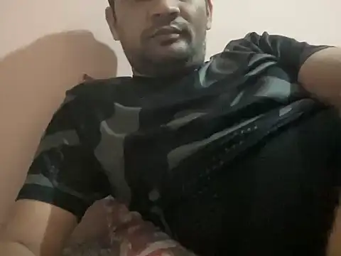 Snapshot of NiceBoy9099 chatting on February 18, 2026, 5:42 pm NiceBoy9099 online show from February 18, 2026, 5:42 pm