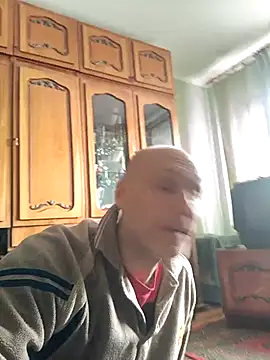 Pineapple04 online show from April 29, 2026, 9:02 am