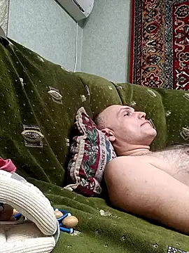 Pineapple04 online show from December 14, 2025, 6:35 pm