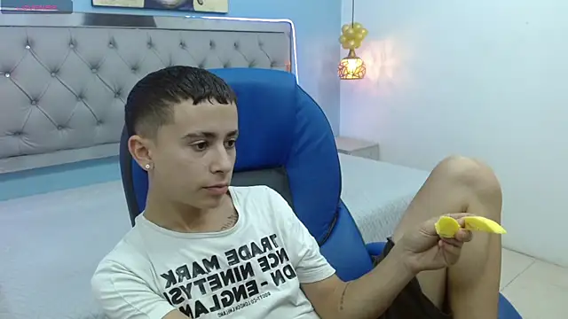 Xavii18 online show from February 11, 2025, 3:51 pm