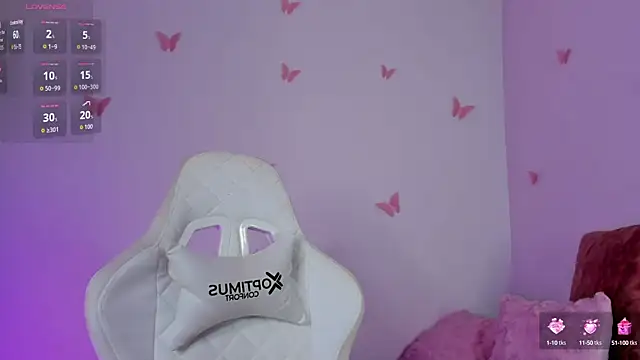 EmilyRive online show from October 19, 2025, 9:39 pm