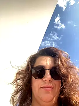 Snapshot of Dina0908 chatting on October 15, 2025, 1:41 pm Dina0908 online show from October 15, 2025, 1:41 pm