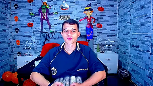 Snapshot of ADAM_HOT chatting on October 19, 2025, 10:12 pm ADAM HOT online show from October 19, 2025, 10:12 pm