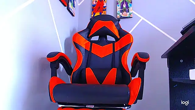 Snapshot of ADAM_HOT chatting on October 27, 2025, 9:27 pm ADAM HOT online show from October 27, 2025, 9:27 pm