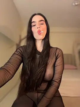 Mavi Coless online show from May 3, 2026, 2:05 am