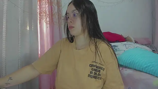 Snapshot of HARLEYNAPIER chatting on July 5, 2026, 10:49 pm HARLEYNAPIER online show from July 5, 2026, 10:49 pm