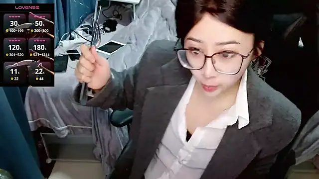 Angelababy001 online show from January 13, 2025, 7:42 pm