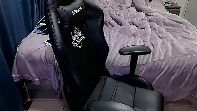 Angelababy001 online show from January 17, 2025, 6:02 pm