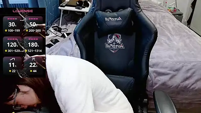 Angelababy001 online show from January 8, 2025, 7:34 pm