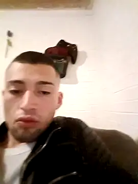 Snapshot of Suggarwhite18CM chatting on November 15, 2025, 10:19 am Suggarwhite18CM online show from November 15, 2025, 10:19 am