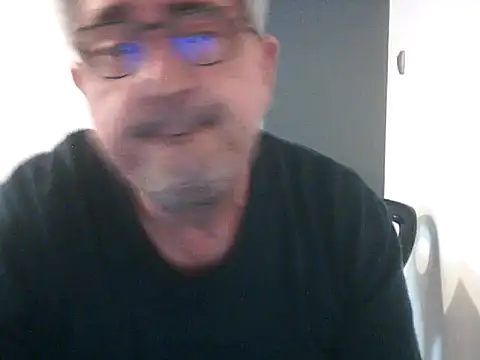 Snapshot of lalouette16 chatting on March 9, 2026, 5:05 pm lalouette16 online show from March 9, 2026, 5:05 pm