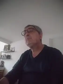 Snapshot of lalouette16 chatting on March 11, 2026, 5:07 pm lalouette16 online show from March 11, 2026, 5:07 pm