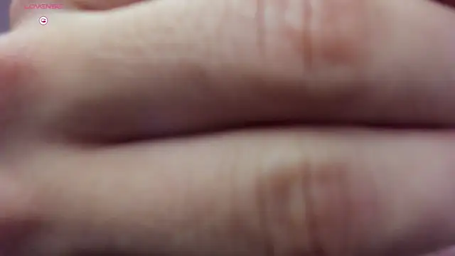 Snapshot of RoyConstance chatting on July 4, 2026, 4:33 pm RoyConstance online show from July 4, 2026, 4:33 pm