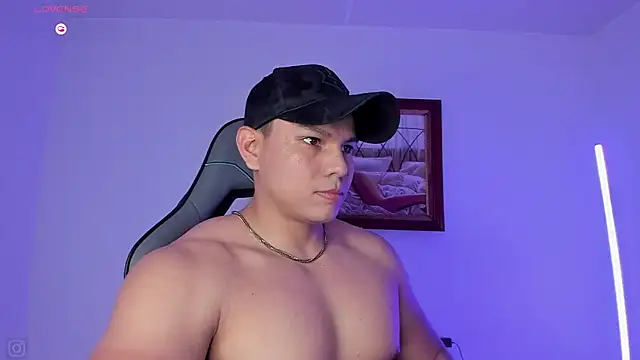 Snapshot of RoyConstance chatting on November 15, 2025, 3:54 am RoyConstance online show from November 15, 2025, 3:54 am