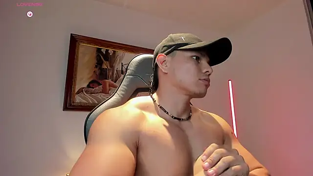 Snapshot of RoyConstance chatting on July 22, 2026, 3:30 am RoyConstance online show from July 22, 2026, 3:30 am