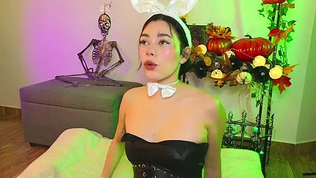 Soffimoon  online show from October 15, 2025, 4:22 am