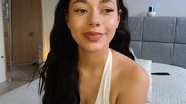 Snapshot of Soffimoon_ chatting on April 27, 2026, 8:07 pm Soffimoon online show from April 27, 2026, 8:07 pm