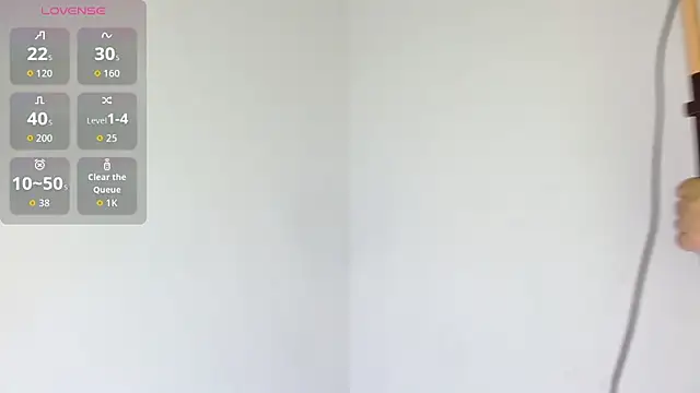 yulissa18 online show from October 31, 2025, 5:37 am