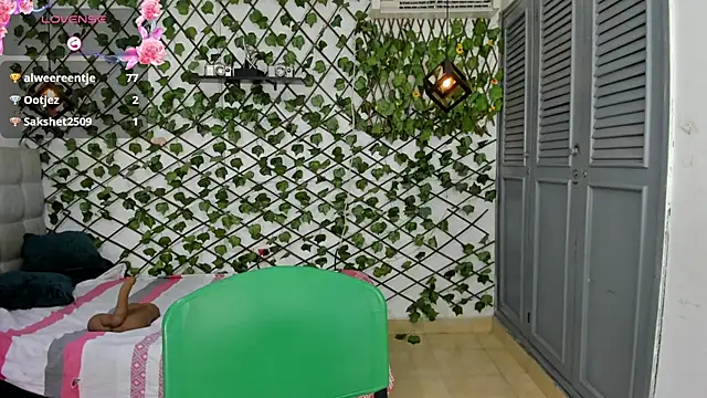 valentina 0  online show from January 18, 2026, 1:25 pm