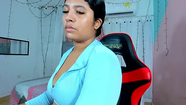 Snapshot of valentina_0_ chatting on November 14, 2025, 8:23 pm valentina 0 online show from November 14, 2025, 8:23 pm