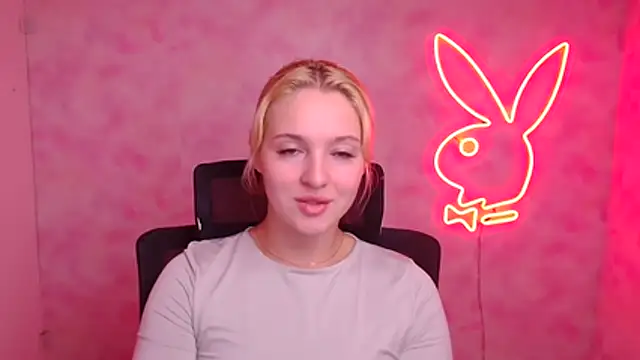 Snapshot of Milka_kiss_ chatting on October 9, 2025, 12:06 pm Milka kiss online show from October 9, 2025, 12:06 pm