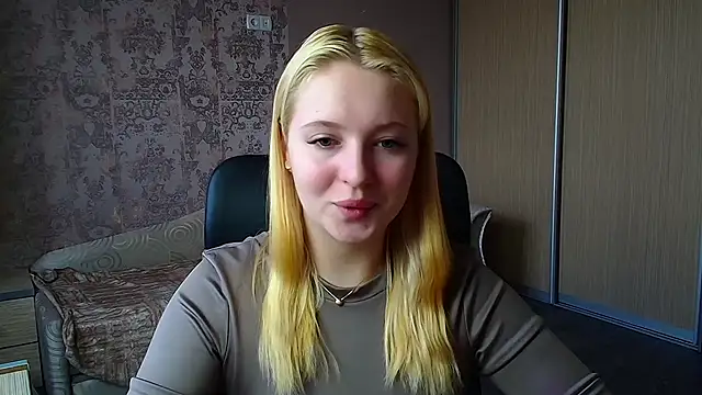 Snapshot of Milka_kiss_ chatting on March 20, 2026, 12:17 pm Milka kiss online show from March 20, 2026, 12:17 pm