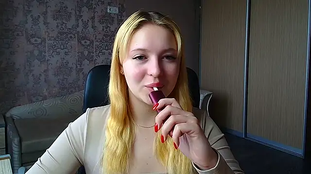 Snapshot of Milka_kiss_ chatting on May 20, 2026, 7:05 am Milka kiss online show from May 20, 2026, 7:05 am