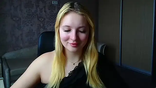 Snapshot of Milka_kiss_ chatting on May 15, 2026, 9:29 am Milka kiss online show from May 15, 2026, 9:29 am