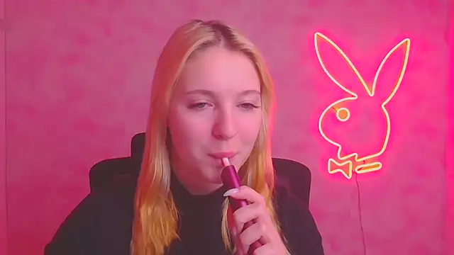 Snapshot of Milka_kiss_ chatting on November 12, 2025, 6:50 am Milka kiss online show from November 12, 2025, 6:50 am