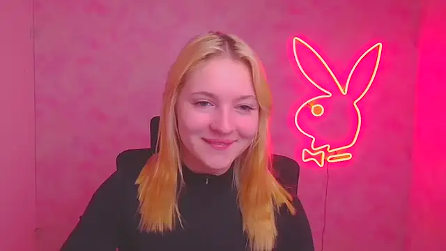 Snapshot of Milka_kiss_ chatting on October 28, 2025, 7:18 am Milka kiss online show from October 28, 2025, 7:18 am