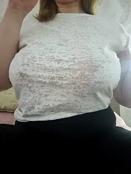 Snapshot of _tasechka_ chatting on December 22, 2024, 1:33 pm tasechka online show from December 22, 2024, 1:33 pm