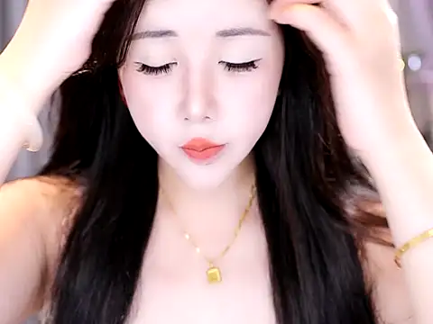 Snapshot of Qiaoqiao_ chatting on October 16, 2025, 6:21 am Qiaoqiao online show from October 16, 2025, 6:21 am