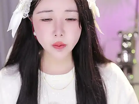 Snapshot of Qiaoqiao_ chatting on October 7, 2025, 4:57 am Qiaoqiao online show from October 7, 2025, 4:57 am