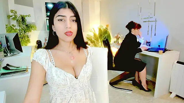 Butterflyblue dream online show from March 5, 2026, 12:35 pm