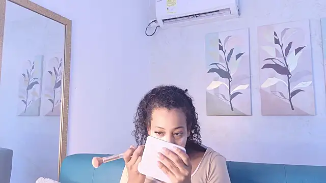 Snapshot of flavia_cruz chatting on June 16, 2026, 12:05 pm flavia cruz online show from June 16, 2026, 12:05 pm