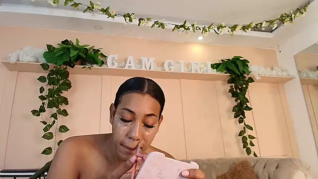 flavia cruz online show from November 27, 2025, 7:03 pm