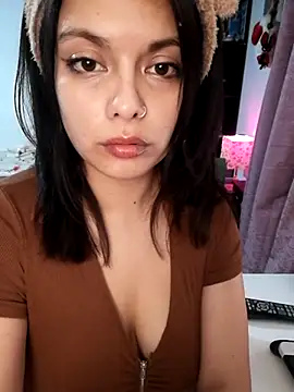 Snapshot of mia__katt chatting on February 5, 2025, 6:13 am mia katt online show from February 5, 2025, 6:13 am