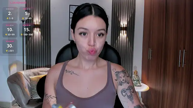 Snapshot of zoee_jackson chatting on June 25, 2026, 6:35 pm zoee jackson online show from June 25, 2026, 6:35 pm