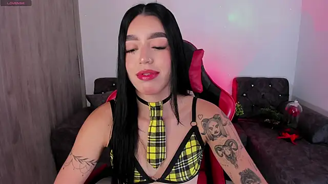 zoee jackson online show from April 24, 2026, 10:12 pm