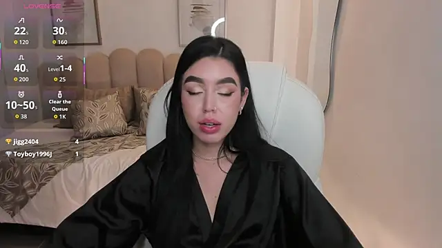 zoee jackson online show from June 8, 2026, 1:28 am