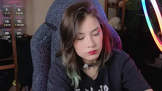 Snapshot of alicekiit chatting on October 21, 2025, 12:32 am alicekiit online show from October 21, 2025, 12:32 am