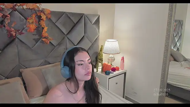 Snapshot of Luisa0110 chatting on October 27, 2025, 7:59 pm Luisa0110 online show from October 27, 2025, 7:59 pm