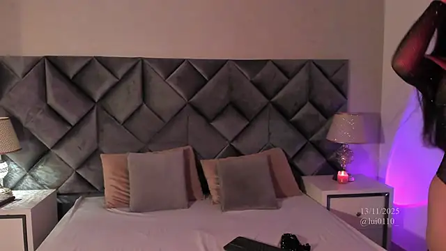 Snapshot of Luisa0110 chatting on November 13, 2025, 7:29 pm Luisa0110 online show from November 13, 2025, 7:29 pm